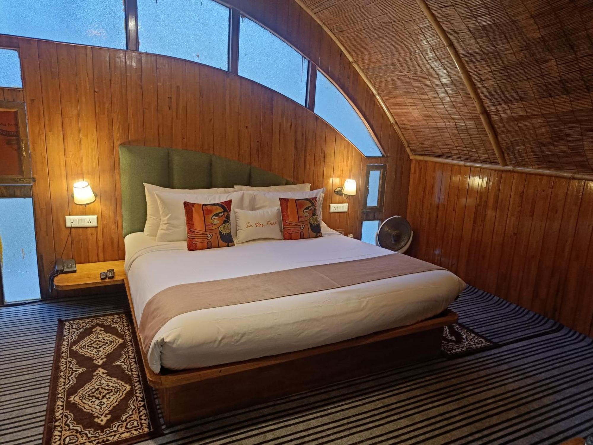 Zone Connect By The Park, Lansdowne Hotel Ngoại thất bức ảnh