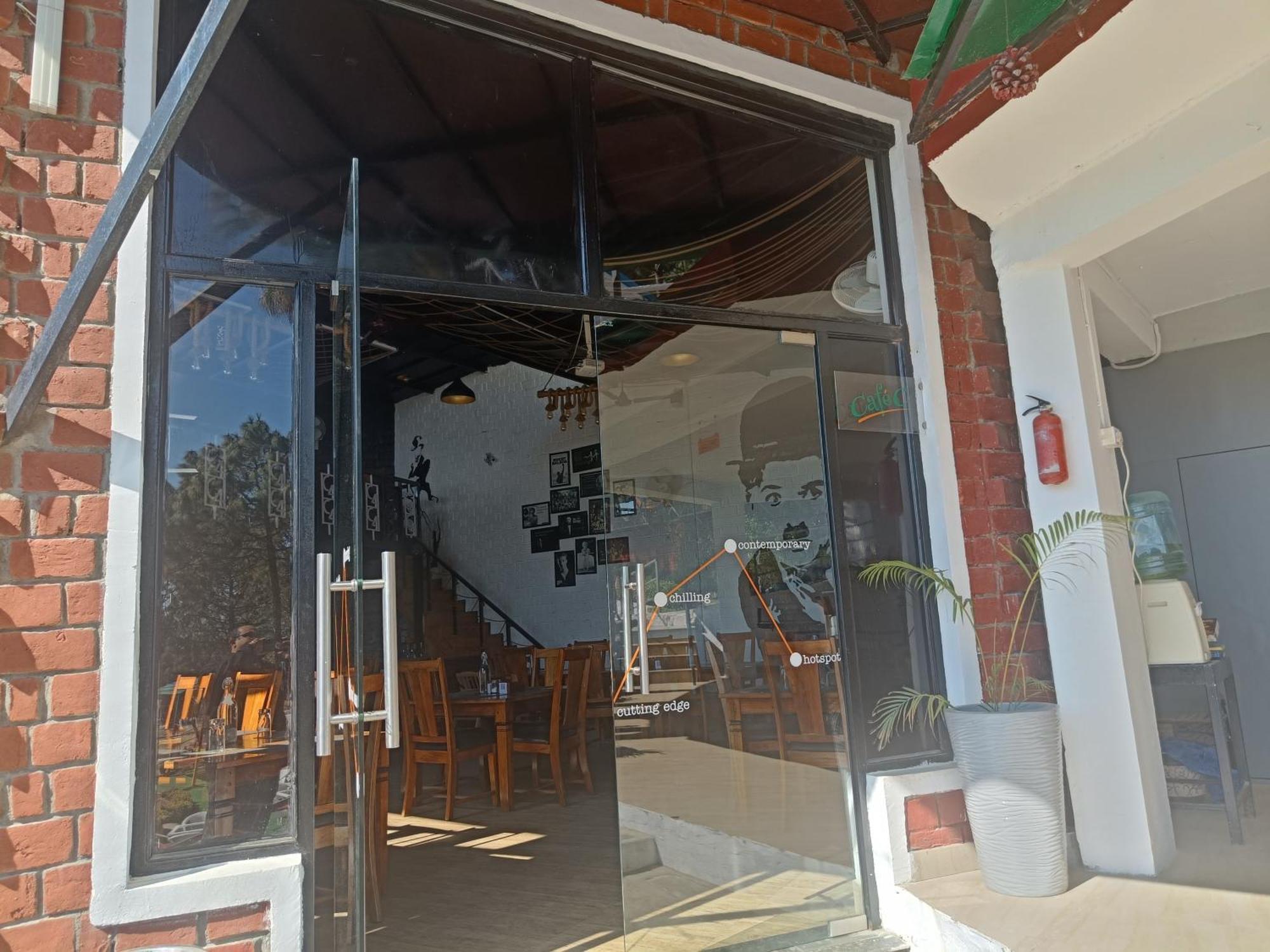 Zone Connect By The Park, Lansdowne Hotel Ngoại thất bức ảnh