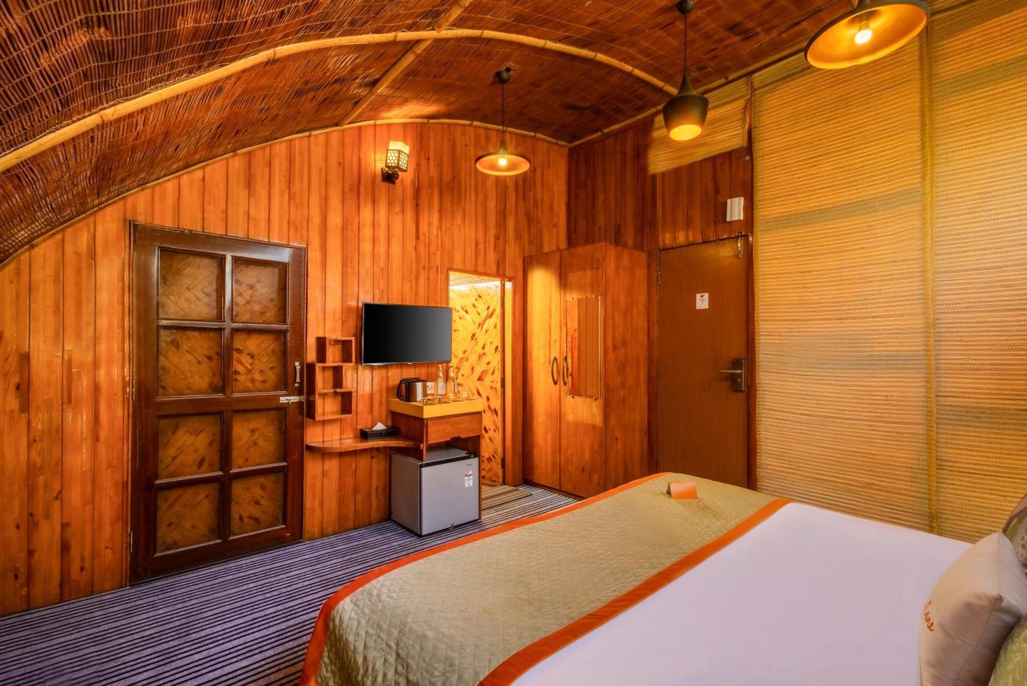 Zone Connect By The Park, Lansdowne Hotel Ngoại thất bức ảnh