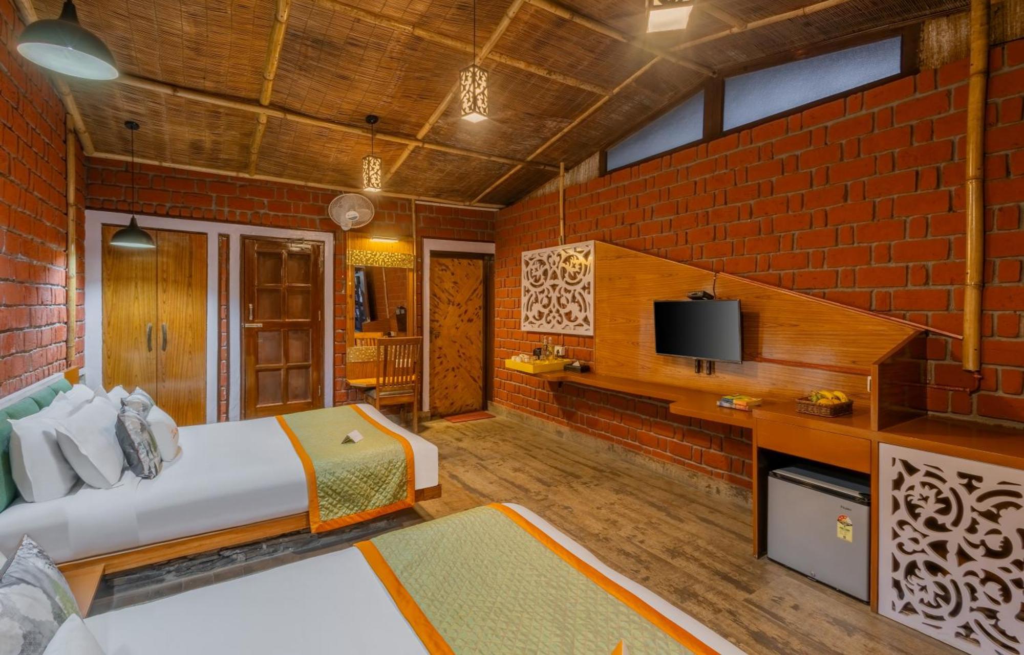 Zone Connect By The Park, Lansdowne Hotel Ngoại thất bức ảnh